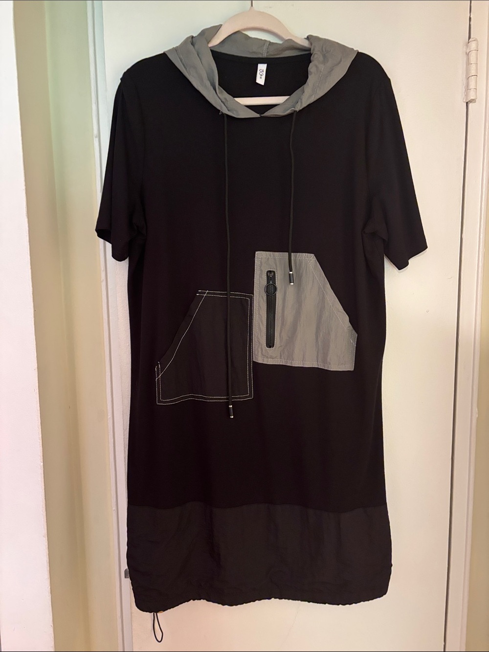 Black Short-Sleeve Hooded Tunic Dress with Gray Contrast Pockets